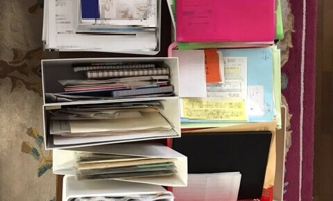 書類整理　分類中